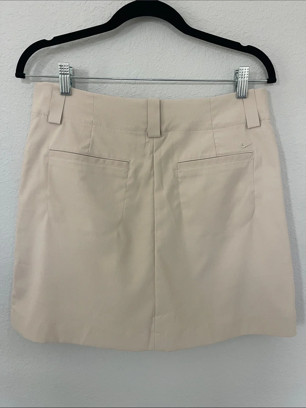 Nike Golf Dri-FIT Beige Golf Skort Women’s Size 8 Athletic Performance (EUC)